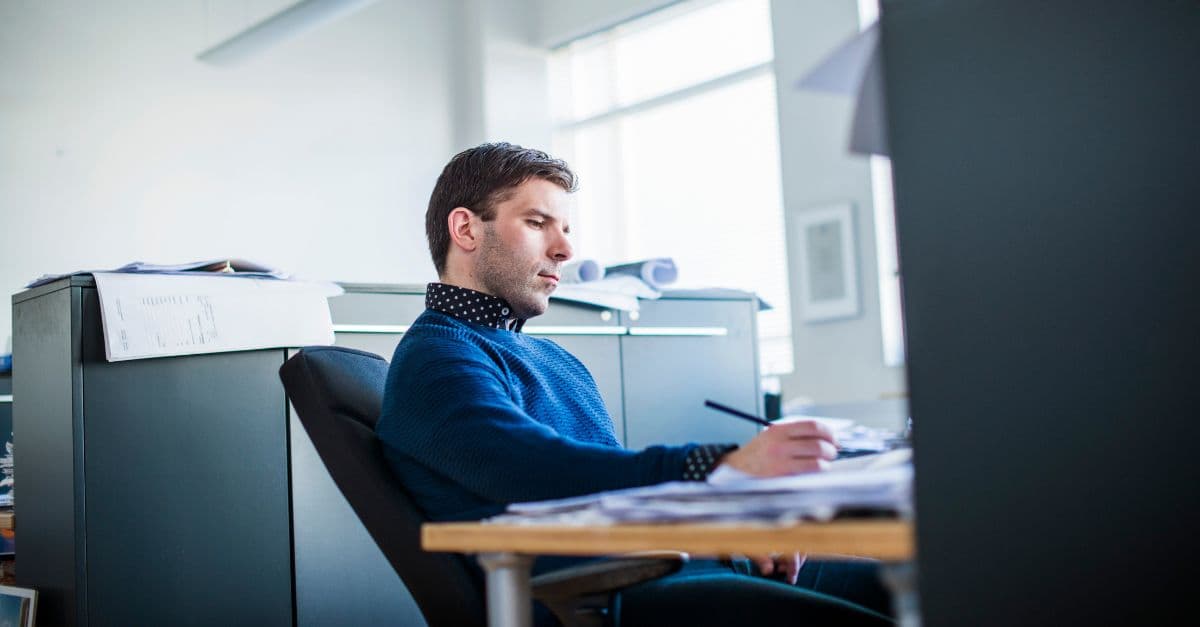 Werkdruk als ambtenaar verminderen: werkplezier behouden zonder de sector te verlaten